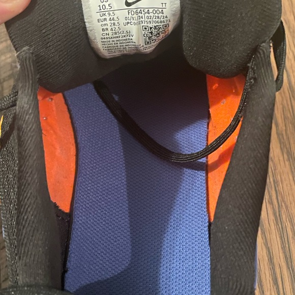 Nike Downshifter 13 *Excellent Cond* Black and Orange Sneakers. Sz 10.5 - Picture 5 of 7